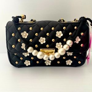 NWT Betsey Johnson Daisy Pearl Satchel